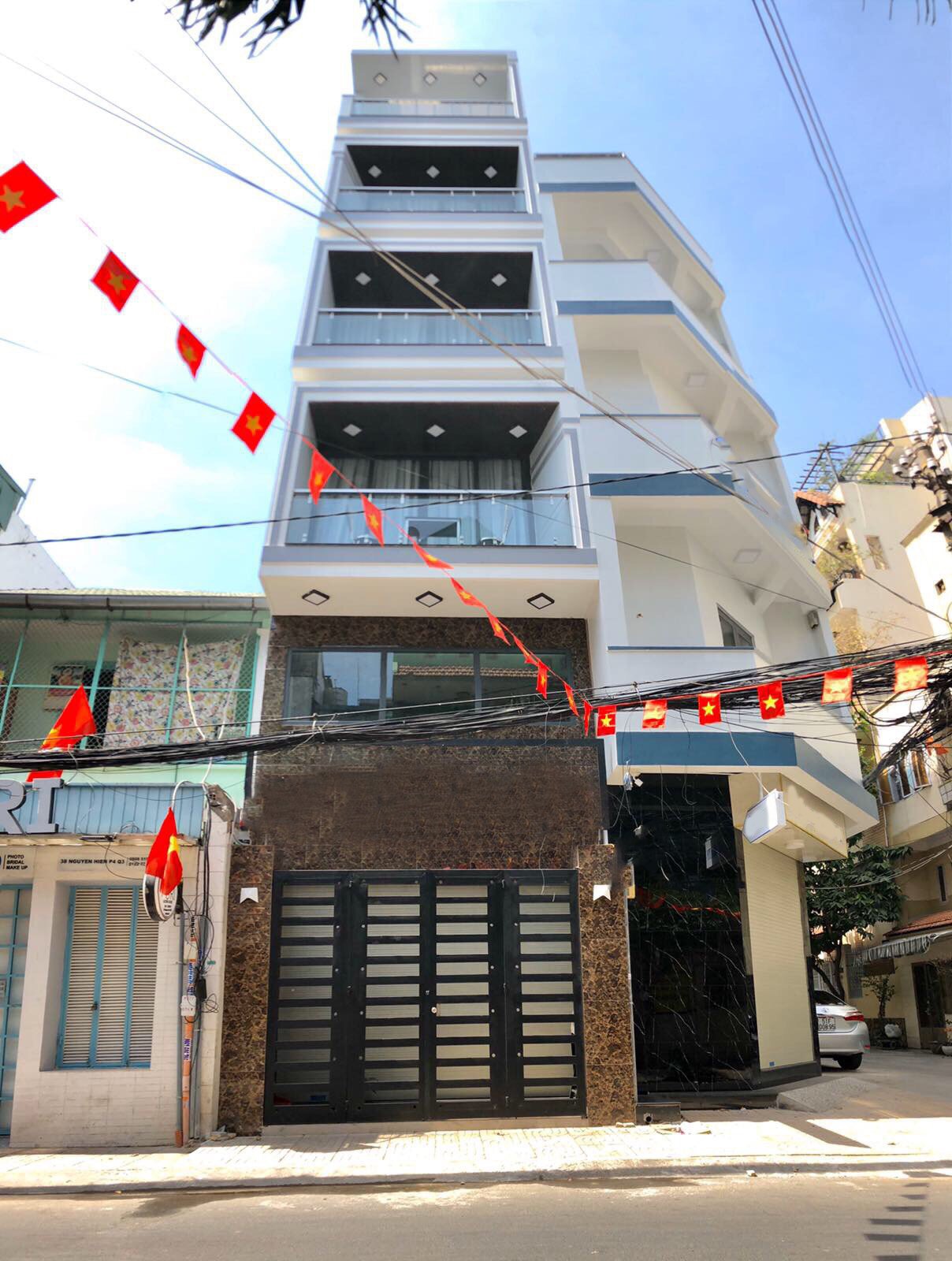 Cho thuê mặt bằng mặt tiền lối đi riêng Nguyễn Hiền, Phường 4, Quận 3